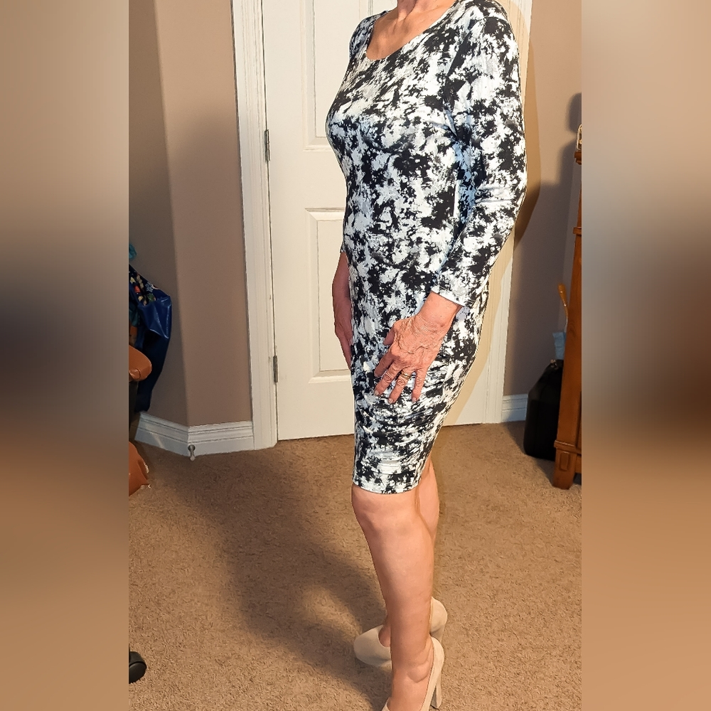 Black Note White & Black Pattern Midi Dress